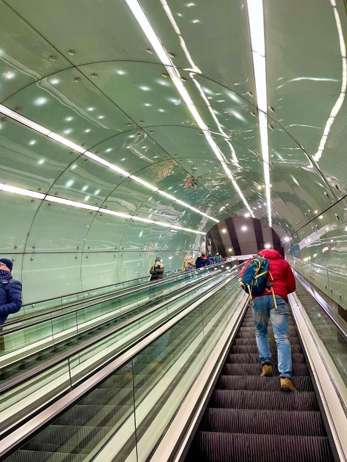 Super Rondo Onz Metro Nowe Wifi 300 Mb/s Aircondition Netflix Spotify Warszawa