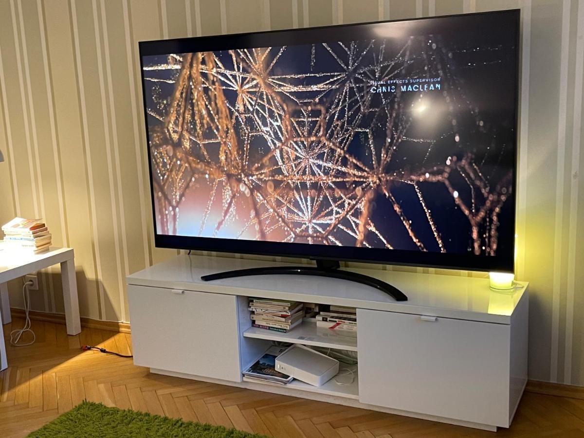 Super Rondo Onz Metro Nowe Wifi 300 Mb/s Aircondition Netflix Spotify Leilighet *